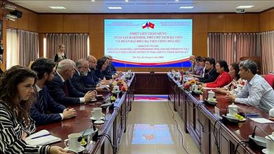 Tăng cường giao lưu nhân dân với Séc