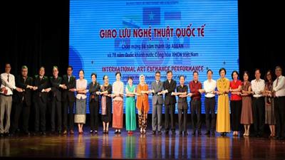 Việt Nam tổ chức giao lưu văn hóa nghệ thuật cộng đồng ASEAN