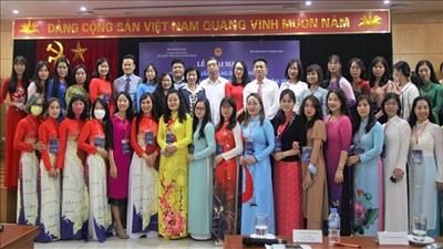 Nâng cao năng lực nghiệp vụ cho giáo viên dạy tiếng Việt ở nước ngoài