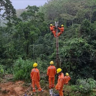 Công ty Điện lực Hà Giang khẩn trương khắc phục thiệt hại đảm bảo cấp điện an toàn ổn định cho khách hàng