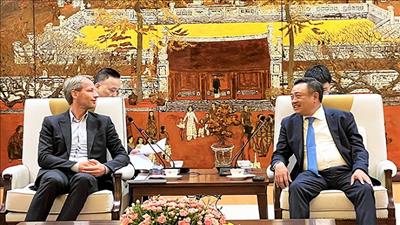 Hà Nội mở rộng hợp tác trong lĩnh vực xử lý rác thải