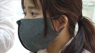Khẩu trang vải có tấm màng sinh học làm từ rơm rạ