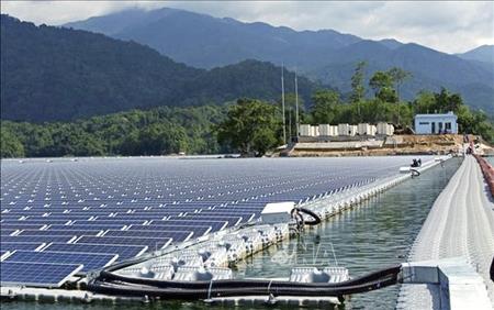 EVNGENCO1 đề xuất đầu tư 4 dự án điện mặt trời trên hồ thủy điện tại Lâm Đồng   