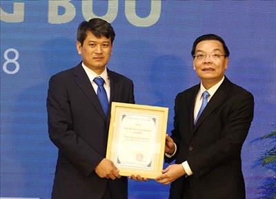 Nhà khoa học Việt tìm cách tạo nhiên liệu sạch thay xăng dầu