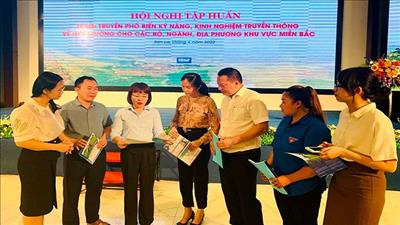 Phổ biến kỹ năng, kinh nghiệm truyền thông về môi trường