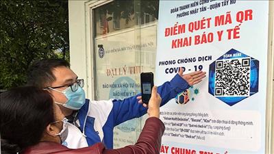 Thực hiện quét mã QR khi ra, vào cơ quan, công sở