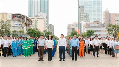 Tổ chức ra quân thực hiện công tác vệ sinh môi trường trên địa bàn TPHCM