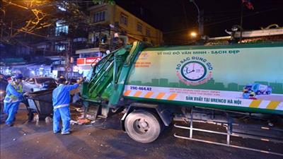 Hà Nội xây dựng lộ trình tăng giá dịch vụ thu gom, vận chuyển rác thải