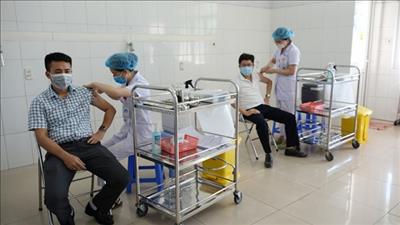 Tiếp tục đẩy nhanh công tác tiêm chủng và sản xuất vaccine ngừa Covid-19
