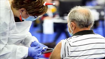 WHO kêu gọi các nước tăng cường tiêm vaccine phòng Covid-19