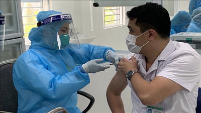 Hà Nội đẩy mạnh tiêm chủng vaccine ngừa Covid-19 liều nhắc lại