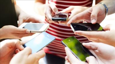 Chính phủ hỗ trợ, hướng tới phổ cập smartphone cho toàn dân