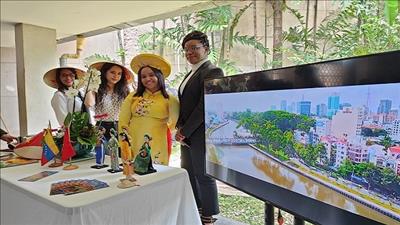 Giới thiệu văn hóa, du lịch Việt Nam tại Venezuela
