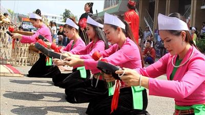 Phát triển văn hóa, xã hội vùng đồng bào dân tộc thiểu số