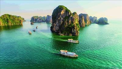 Vịnh Hạ Long lọt Top 50 kỳ quan thiên nhiên đẹp nhất thế giới
