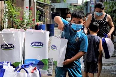 Vinamilk san sẻ gánh lo mùa dịch