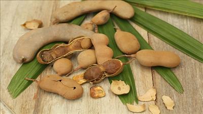 Thiết bị lưu trữ năng lượng từ vỏ quả me