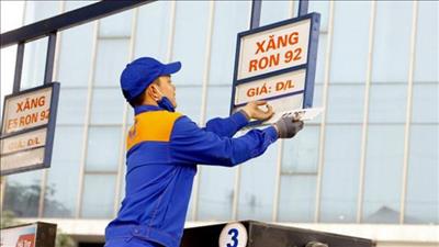 Giá xăng tăng 508 đồng/lít từ chiều nay
