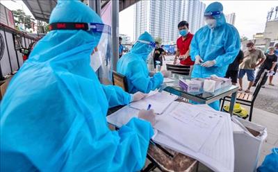 Ngày 17/8, Hà Nội ghi nhận 60 trường hợp dương tính, trong đó 12 ca tại cộng đồng